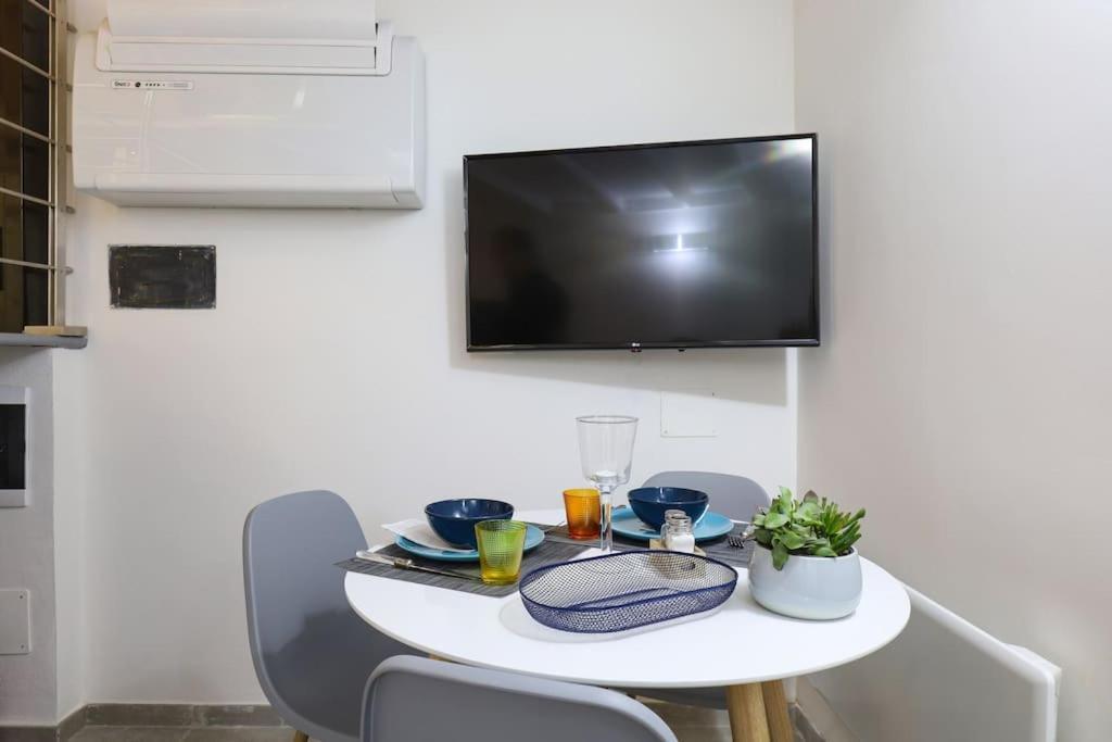 Cozy Loft Navigli, Close To Duomo And Bocconi - Italy Flat Vacation ミラノ エクステリア 写真