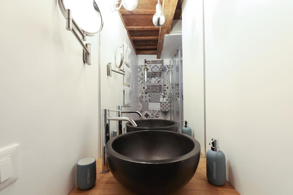 Cozy Loft Navigli, Close To Duomo And Bocconi - Italy Flat Vacation ミラノ エクステリア 写真