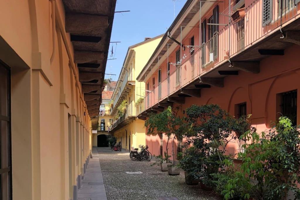 Cozy Loft Navigli, Close To Duomo And Bocconi - Italy Flat Vacation ミラノ エクステリア 写真