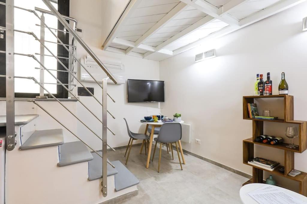 Cozy Loft Navigli, Close To Duomo And Bocconi - Italy Flat Vacation ミラノ エクステリア 写真